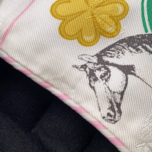 Load image into Gallery viewer, HERMES Twilly Garde Robe Pop Blanc/Multicolor Silk100%
