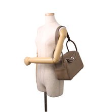 Load image into Gallery viewer, HERMES Lindy Etoupe Taurillon Clemence Size 26
