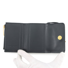 将图像加载到图库查看器中，Bottega Veneta Andiamo Tri-fold Wallet Midnight824968VCPP24338 Lambskin
