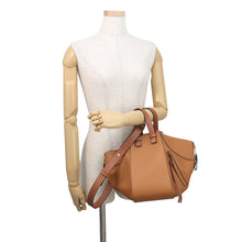 将图像加载到图库查看器中，LOEWE hammock Brown387.30.S35 Leather Size Small
