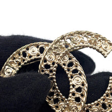 Load image into Gallery viewer, CHANEL CC Logo Clover Brooch Metal
