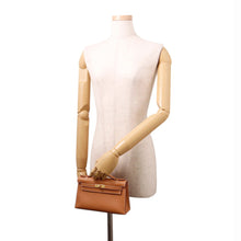 将图像加载到图库查看器中，HERMES PochetteKelly Gold Swift Leather

