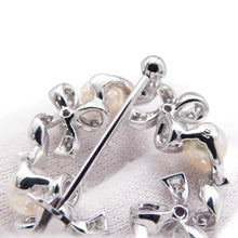 Load image into Gallery viewer, MIKIMOTO Ribbon Wreath BroochPB-20151LU 18K White Gold
