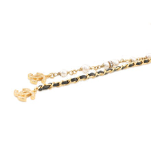将图像加载到图库查看器中，CHANEL CC Logo NecklaceABE732-B18632-NAAOL Gold Plated Rhinestone Faux Pearl Calf Leather
