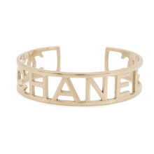 将图像加载到图库查看器中，CHANEL CC Logo Bangle Gold Plated
