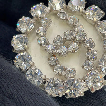 将图像加载到图库查看器中，CHANEL Brooch CC Logo CircleA15462-Y01706-Z2381 Metal Plastic Rhinestone
