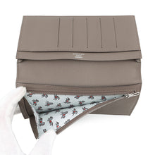 将图像加载到图库查看器中，HERMES Citizen Twill Long Etain Epsom

