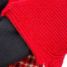 Load image into Gallery viewer, CHANEL CC Logo Check Knit Size 34 RedP77377 K11231 NZI40 Cashmere97% Polyamide2% Elastine1%

