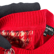 Load image into Gallery viewer, CHANEL CC Logo Check Knit Size 34 RedP77377 K11231 NZI40 Cashmere97% Polyamide2% Elastine1%
