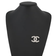 将图像加载到图库查看器中，CHANEL CC Logo BroochABF230-B19947-NAFRM Metal Rhinestone Faux Pearl
