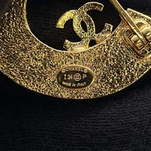 Load image into Gallery viewer, CHANEL No.5 Brooch Gp
