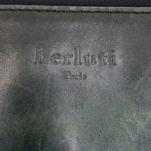 将图像加载到图库查看器中，Berluti Clutch Bag Nino Dark GreenNINO_XL-V2 Scrit Calligraphy Size XL
