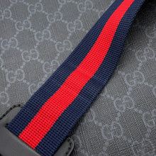 Load image into Gallery viewer, GUCCI GG Supreme Shoulder Bag Black474137 467391 GG Supreme Leather
