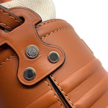 Load image into Gallery viewer, LOEWE Jardinier Pocket Shoulder Bag TanA630G43X01 Calf Leather

