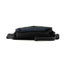 将图像加载到图库查看器中，Bottega Veneta Mesh Waist Bag Black/Blue574353 Nylon
