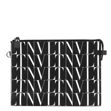 将图像加载到图库查看器中，Valentino Garavani VLTN Logo Times Clutch Bag Black/WhiteWY2P0P09GTC_0NI Leather
