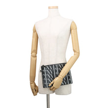 将图像加载到图库查看器中，Valentino Garavani VLTN Logo Times Clutch Bag Black/WhiteWY2P0P09GTC_0NI Leather
