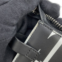将图像加载到图库查看器中，Valentino Garavani VLTN Logo Times Clutch Bag Black/WhiteWY2P0P09GTC_0NI Leather
