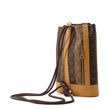 将图像加载到图库查看器中，LOUIS VUITTON Randonnee Messenger NIGOCollaboration BrownM45968 Monogram stripe
