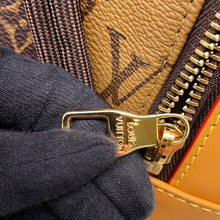 将图像加载到图库查看器中，LOUIS VUITTON Randonnee Messenger NIGOCollaboration BrownM45968 Monogram stripe
