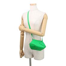 Load image into Gallery viewer, Bottega Veneta Maxi INTRECCIATO Shoulder Pouch Parakeet666693 Leather

