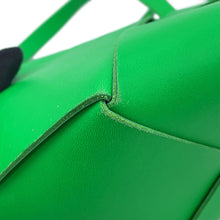 Load image into Gallery viewer, Bottega Veneta Maxi INTRECCIATO Shoulder Pouch Parakeet666693 Leather
