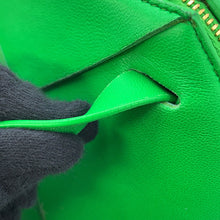 Load image into Gallery viewer, Bottega Veneta Maxi INTRECCIATO Shoulder Pouch Parakeet666693 Leather
