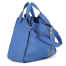 将图像加载到图库查看器中，LOEWE hammock Blue387.30.T38 Leather Size Medium
