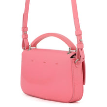 将图像加载到图库查看器中，FENDI Baguette Phone Pouch Pink7AS142 Patent Leather Leather

