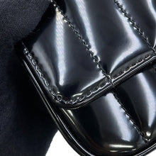 将图像加载到图库查看器中，SAINT LAURENT PARIS Vicky Chain Shoulder Bag Black538439AACIE1000 Patent Leather Size Small
