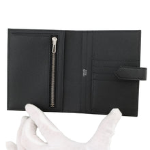 将图像加载到图库查看器中，HERMES Bean compact Black Epsom
