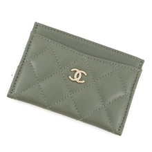 将图像加载到图库查看器中，CHANEL Card Case Classic Matelasse CC Logo KhakiAP0213 Lambskin
