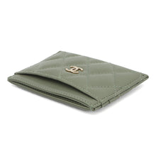 将图像加载到图库查看器中，CHANEL Card Case Classic Matelasse CC Logo KhakiAP0213 Lambskin
