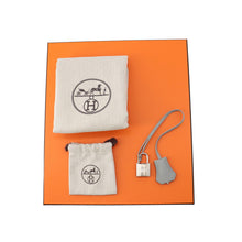 将图像加载到图库查看器中，HERMES Akkad Blue Gacier Togo Leather Size PM
