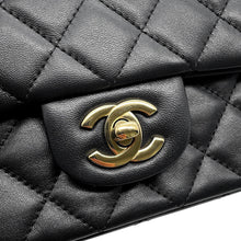 将图像加载到图库查看器中，CHANEL Matelasse BlackA69900 Lambskin Size Mini
