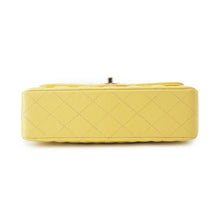 将图像加载到图库查看器中，CHANEL Matelasse W Flap ChainShoulder Bag YellowA01113 Caviar Leather Size 23
