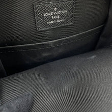 将图像加载到图库查看器中，LOUIS VUITTON outdoor sling bag NoirM30741 Monogram Eclipse Taiga Leather
