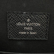 将图像加载到图库查看器中，LOUIS VUITTON outdoor sling bag NoirM30741 Monogram Eclipse Taiga Leather
