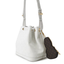 将图像加载到图库查看器中，LOUIS VUITTON Petit Noe WhiteM11297 Leather Monogram
