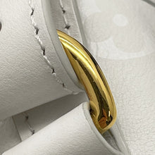 将图像加载到图库查看器中，LOUIS VUITTON Petit Noe WhiteM11297 Leather Monogram
