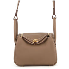 将图像加载到图库查看器中，HERMES Lindy Etoupe Swift Leather Size Mini
