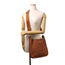 将图像加载到图库查看器中，HERMES Evelyne3 Gold Taurillon Clemence Size PM
