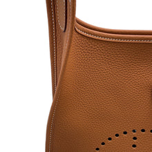 将图像加载到图库查看器中，HERMES Evelyne3 Gold Taurillon Clemence Size PM
