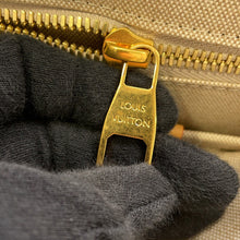 将图像加载到图库查看器中，LOUIS VUITTON Christopher MM Khaki GreenM27080 Monogram Surplus Canvas
