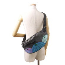 将图像加载到图库查看器中，LOUIS VUITTON LVxYK Maxi Bumbag GrayM46436 Monogram Eclipse Reverse
