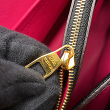 将图像加载到图库查看器中，LOUIS VUITTON Capucines NoirM48864 Taurillon Leather Size MM
