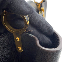 将图像加载到图库查看器中，LOUIS VUITTON Capucines NoirM48864 Taurillon Leather Size MM
