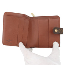将图像加载到图库查看器中，LOUIS VUITTON Compact zip BrownM61667 Monogram
