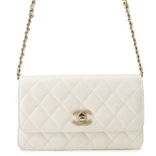 将图像加载到图库查看器中，CHANEL Matelasse ChainShoulder Bag WhiteAP4299 Lambskin/Rhinestone

