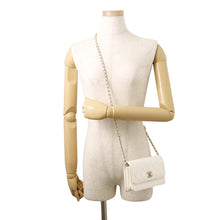 将图像加载到图库查看器中，CHANEL Matelasse ChainShoulder Bag WhiteAP4299 Lambskin/Rhinestone
